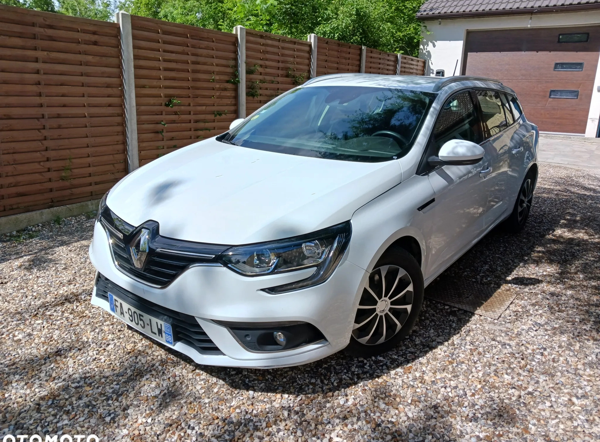 Renault Megane cena 42000 przebieg: 108506, rok produkcji 2018 z Pleszew małe 137